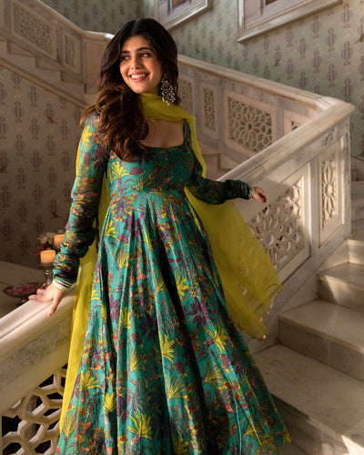 heena textiles Anarkali Gown Price in India - Buy heena textiles Anarkali  Gown online at Flipkart.com