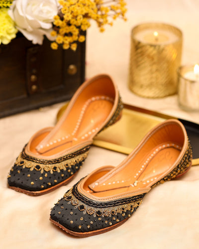 Black Golden Beats Handcrafted Jutti
