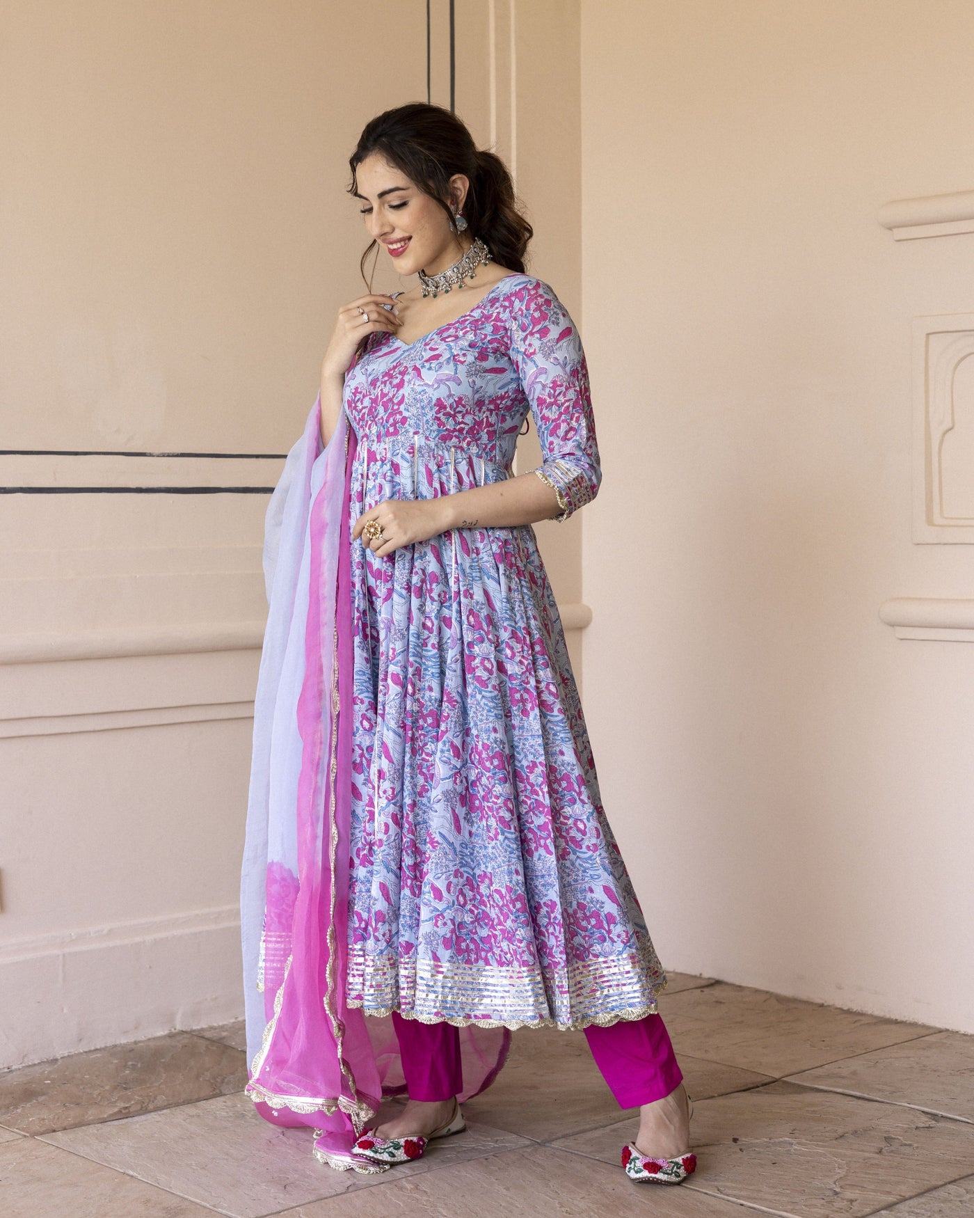 Sonal Chauhan Purple Pink Net Anarkali Suit Thread Work Anarkali Dress –  Lady India