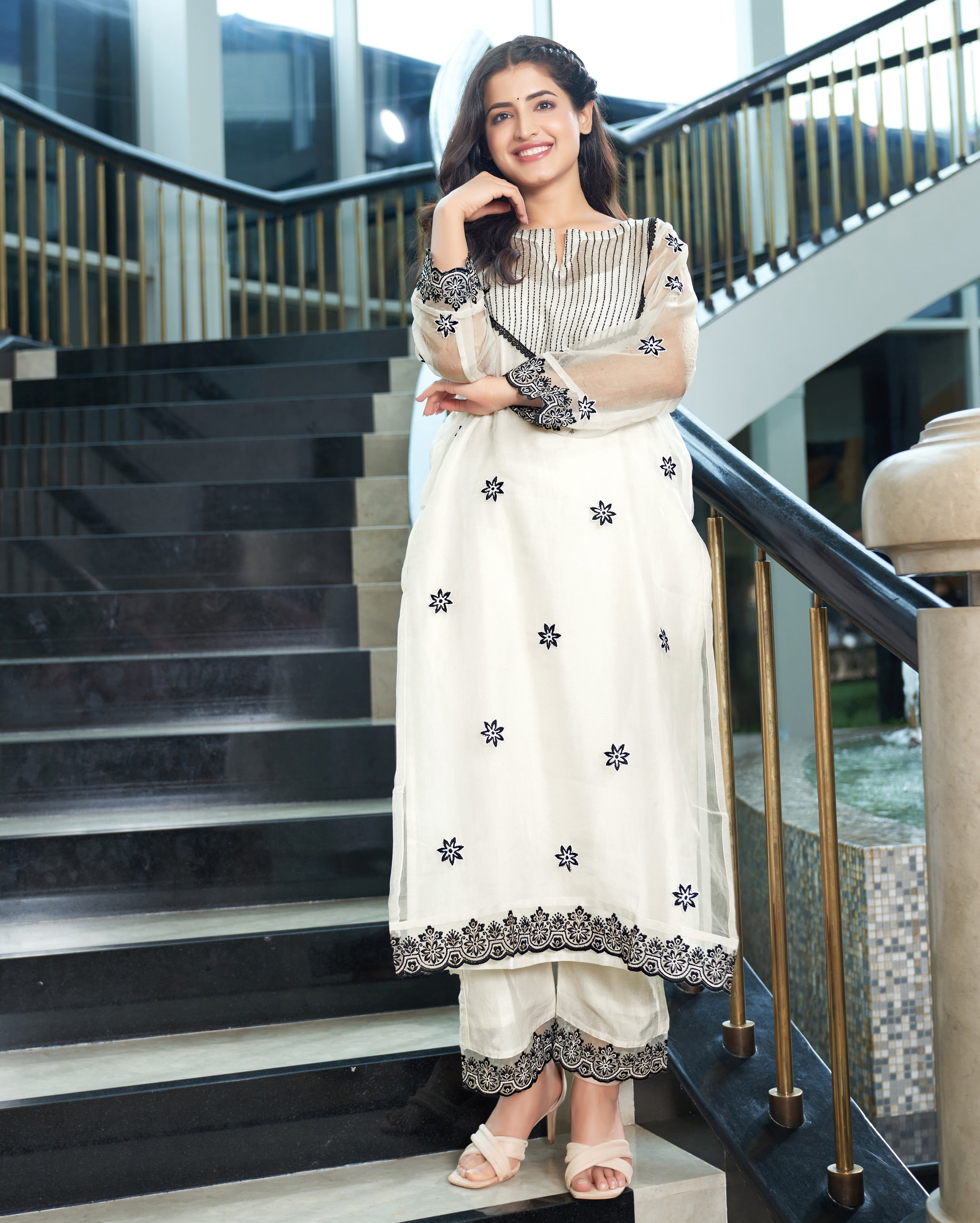 Shop Sukriti White Embroidered Organza Kurta Set for Women Online at ...