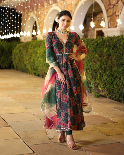 Green Enigma Delight Printed Chanderi Suit Set 